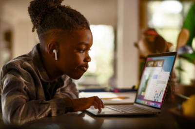 Apple bị kiện vì tai nghe AirPods làm hỏng thính giác