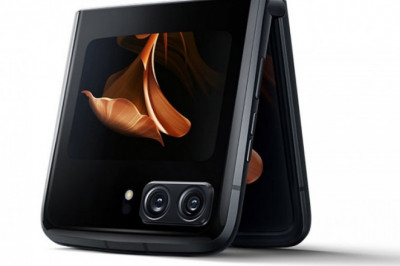 Smartphone màn hình gập Moto Razr 2022 ra mắt, đối đầu Galaxy Z Flip 4