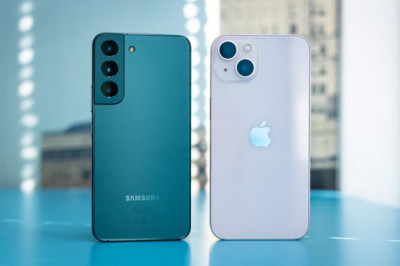 So sánh Galaxy S22 và iPhone 13: Cuộc đua có cân sức?