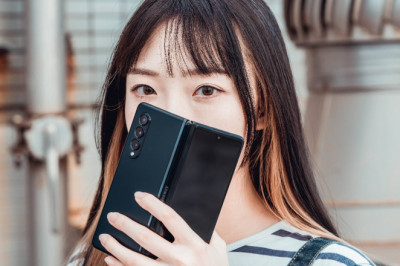 Video tàn phá không thương tiếc Galaxy Z Fold 4, giá 41 triệu