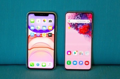 Với 15 triệu đồng nên mua Samsung "nhiều tính năng" hay iPhone "nhiều màu"